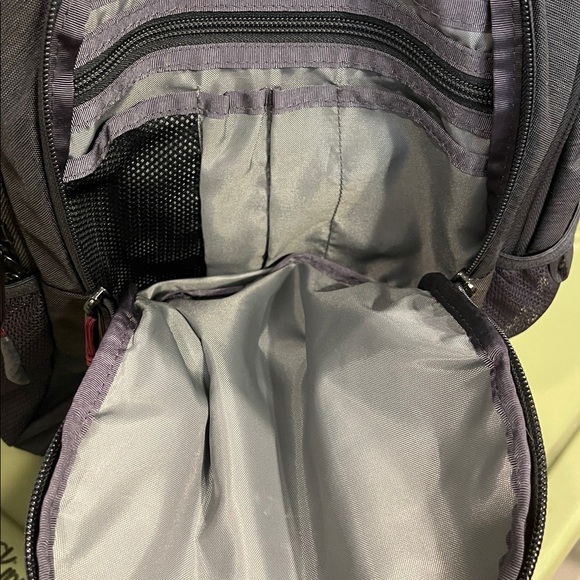 The North Face Women's Jester Backpack - Picture 7 of 12